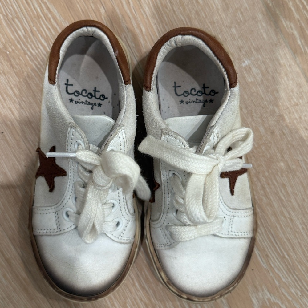 Kids White and Brown Star Sneakers Tocoto Vintage EU 27/US10-10.5